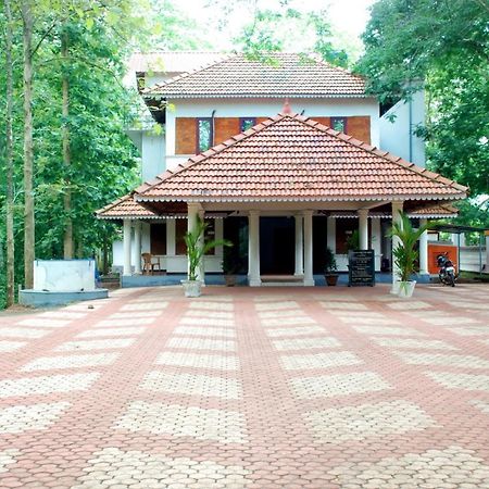 Ktdc Tamarind, Nilambur Hotel ภายนอก รูปภาพ